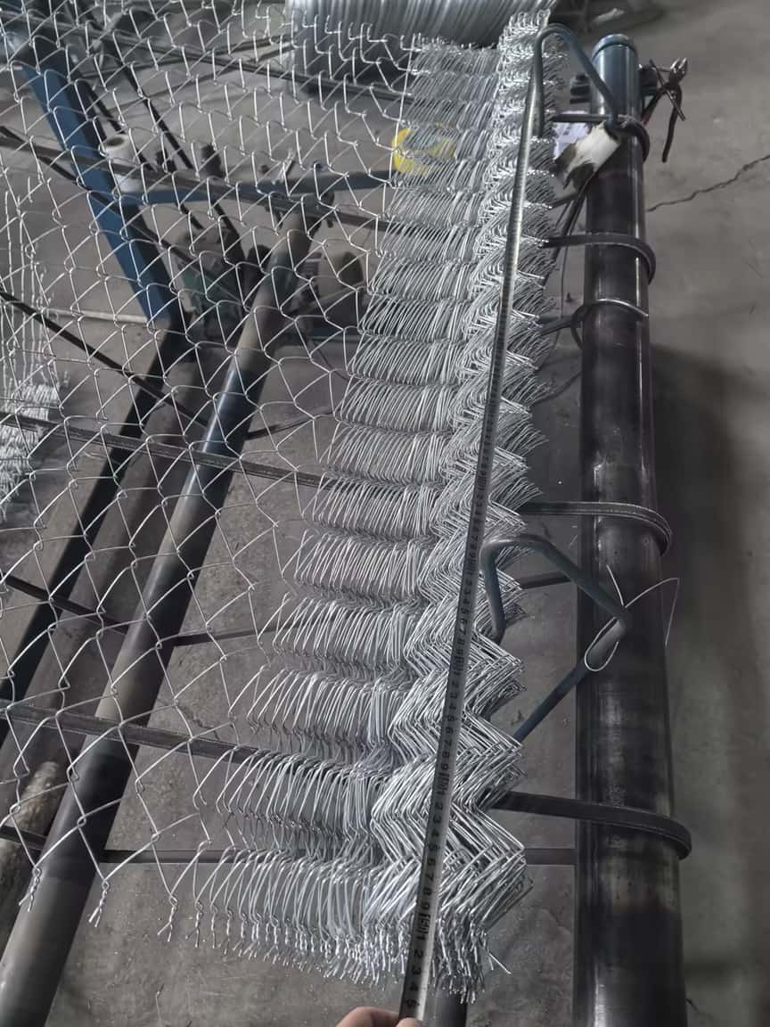 Chain link fence mesh and wire gauge