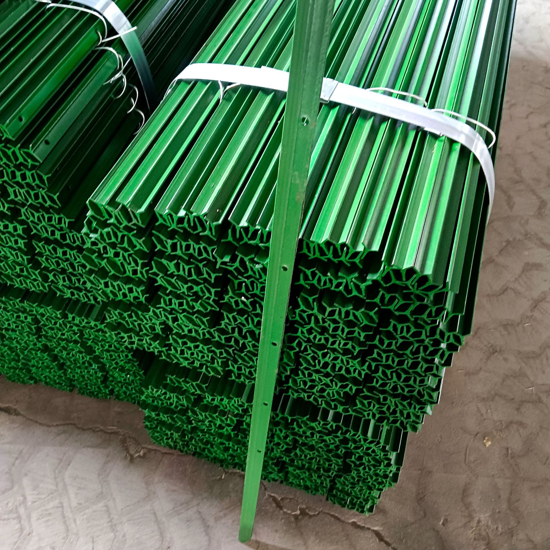 Y post for temporary fencing